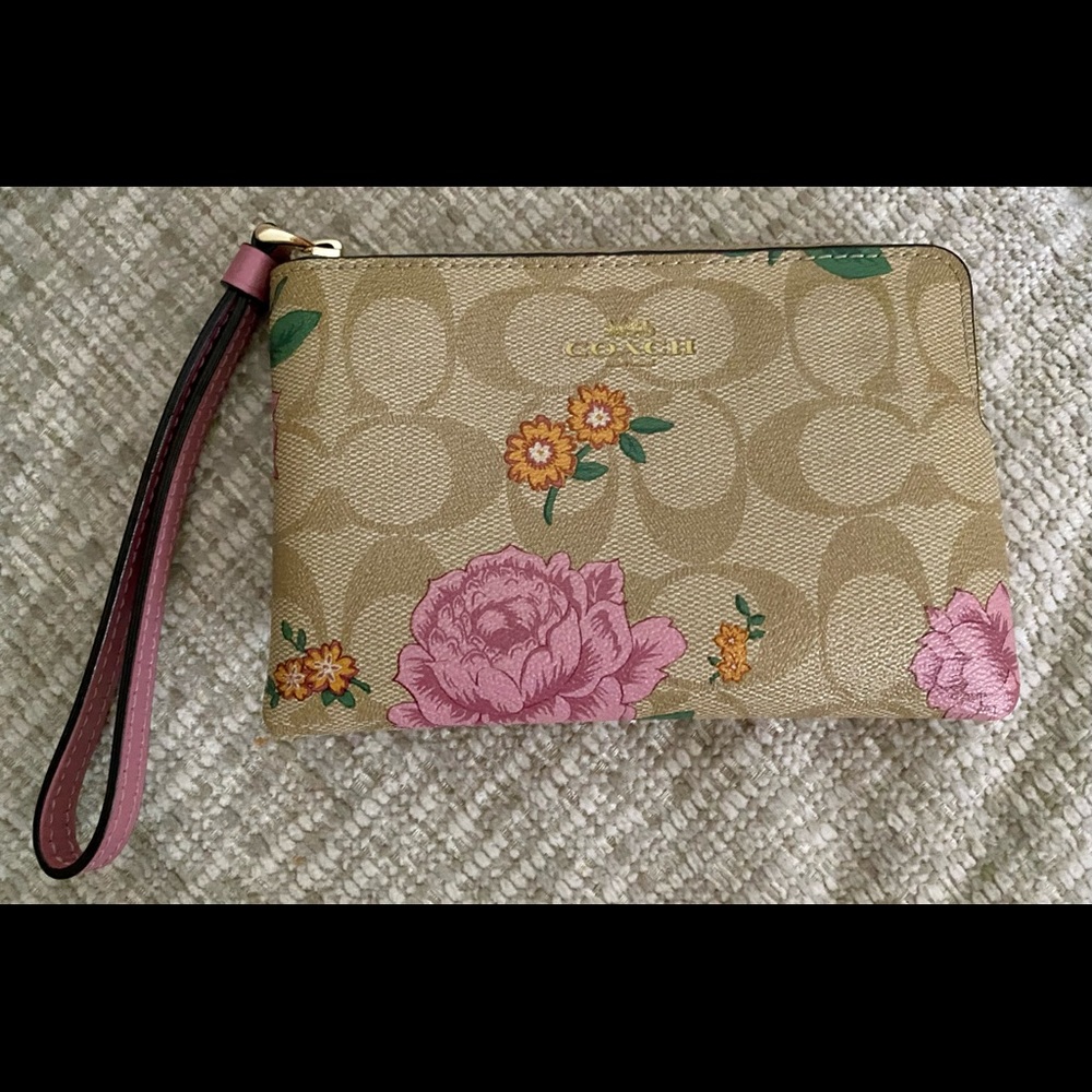 Coach Small Corner zip wristlet - signature canvas with floral print